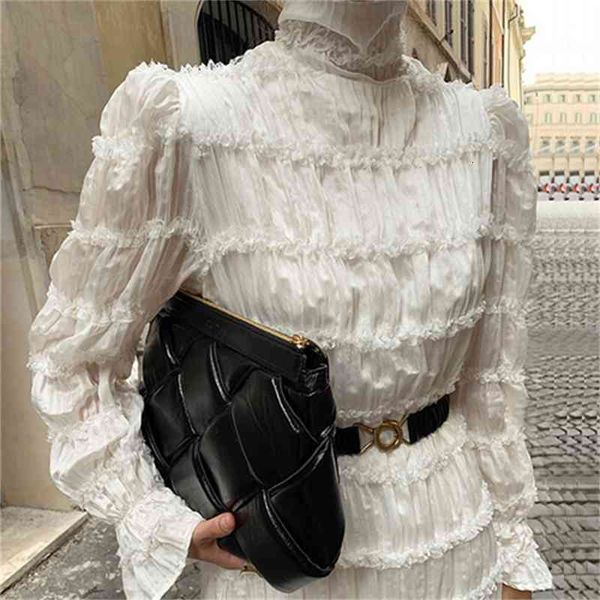 

enlargement sleeve, colour, fancy belt, fine waist, dress in a woman's turtleneck., Black;gray