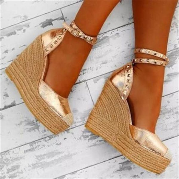 Kadınlar Peep Toe Yaz Kama Sandalet Bayanlar Açık Ayak Parlaklık Platformu Perçin Toka Nedensel Ayakkabı Sandalia Feminina Plus Boyut 34-44