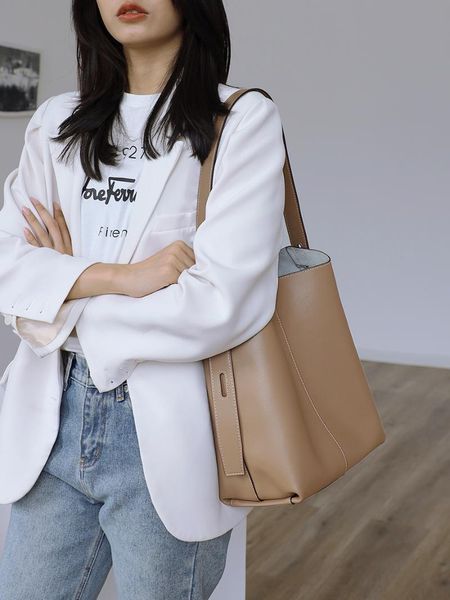 

evening bags 2021 design leather large capacity bucket bag fashion messenger multifunctional shoulder for women