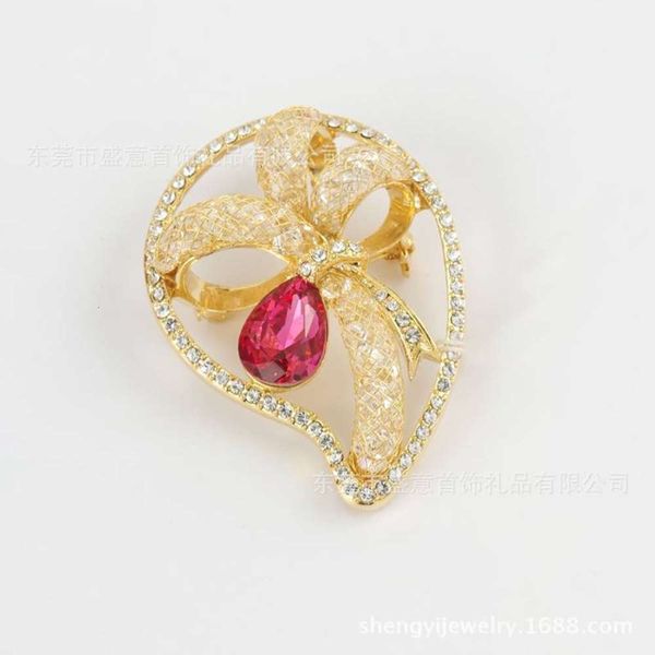 

dongguan shengyi jewelry real electroplating gold net korean elegant crystal brooch middle and high grade alloy brooch winter, Gray