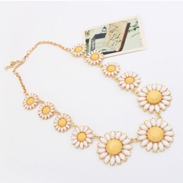 

jewelry versatile small fresh sweet flower necklace candy color, Black