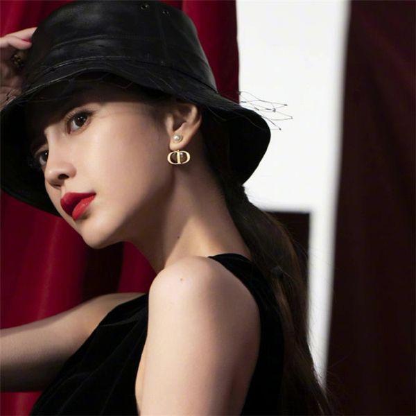 

special offer 2021 luxury designer jewelry yang ying baby's same letter pearl two wearing 925 silver needle earrings
