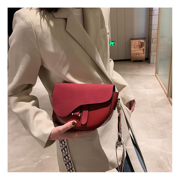 

evening bags 2021 leather broadband retro messenger female cute ins girly heart shoulder
