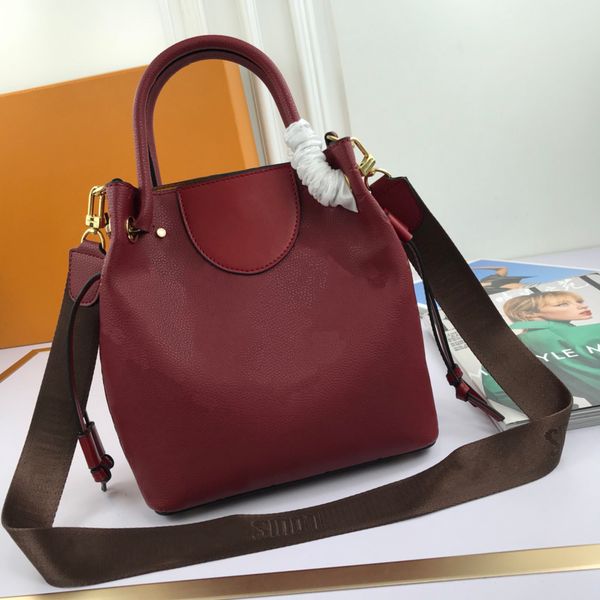 

2021 luxurys designers bags messenger bag men women totes fashion vintage printing letter shoulder classic crossbody 2668