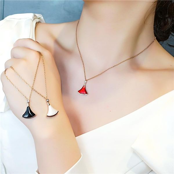 

pendant necklaces ancient roman dream mosaic geometric necklace for women stainless steel shell pendants wedding brand jewelry z358, Silver