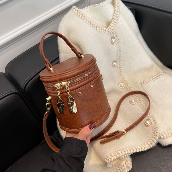 

evening bags 2021 fashion women rivets bucket bag female shoulder messenger trendy design for ladies circular barrel handbags