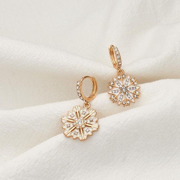 

hoop & huggie fashionable and simple metal rhinestone snowflake earrings women's creative christmas party jewelry accessories, Golden;silver