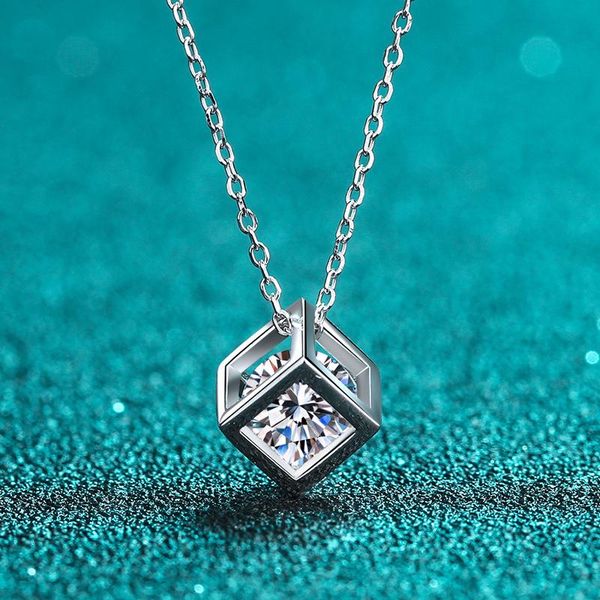 

chains 0.5/1.0ct d color moissanite diamond pendant necklace for women fine jewelry 925 sterling silver shiny square