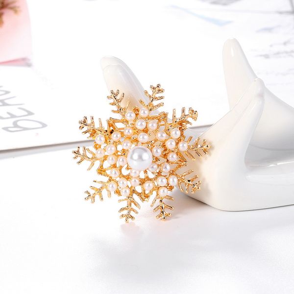 

new exquisite snowflake brooch charming crystal rhinestones brooch enamel badge lady fashion pins coat corsage jewelrydio chan contact, Gray