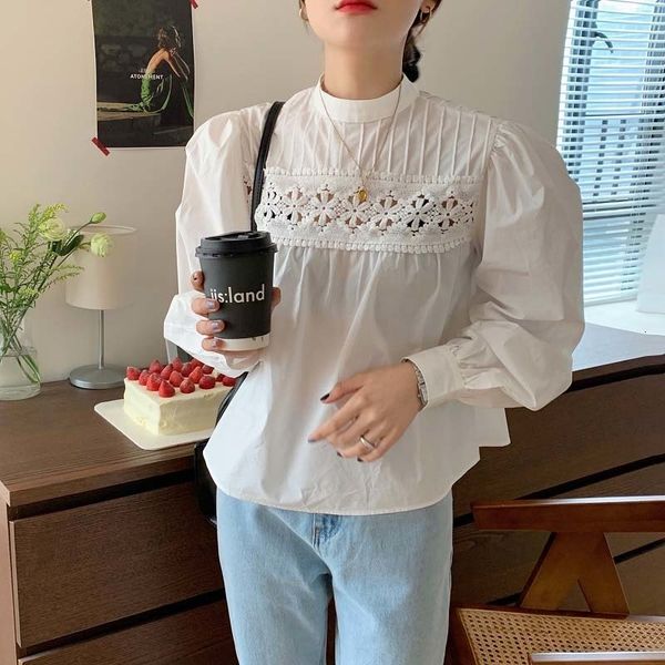 

2021 spring retro embroidered women's o-neck chic design shirt lady's, White