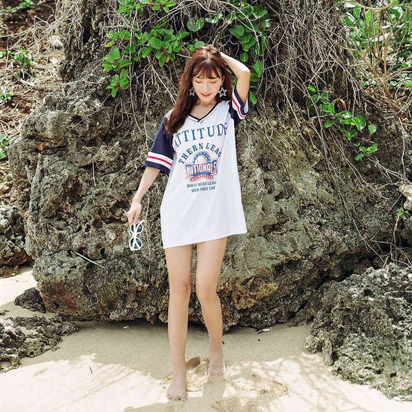 

women's 3-piece split swimsuit with thin body and small chest, White;black