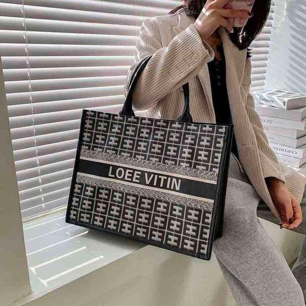 

80% off shop clearance online shopping women's new fashion printed portable tote bag ins popular shoulder bag
