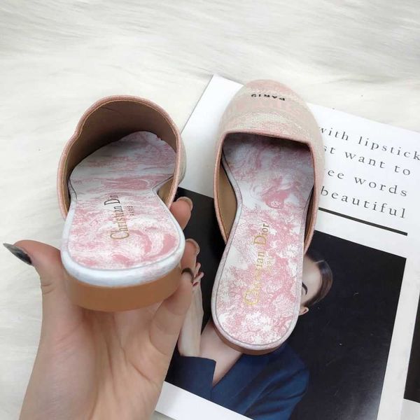 

2021 new spring and summer letter slippers for women to wear d-letter embroidery baotou printing color versatile muller shoes kshi, Black