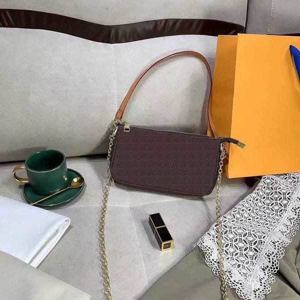 

new fashion shoulder brand messenger bag classic handbag printing lady wallet, Red;black