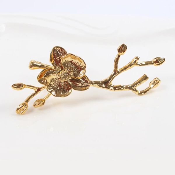 

napkin rings 1pc ring holder buckle clamp plum flower shape design for wedding party birthday (golden)