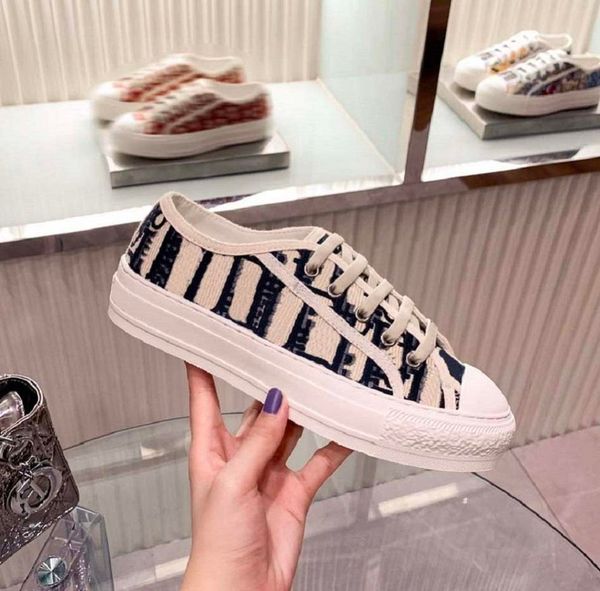 

2021 women summer casual shoes designer embroidery platform low up classic printing walk sneaker, Black