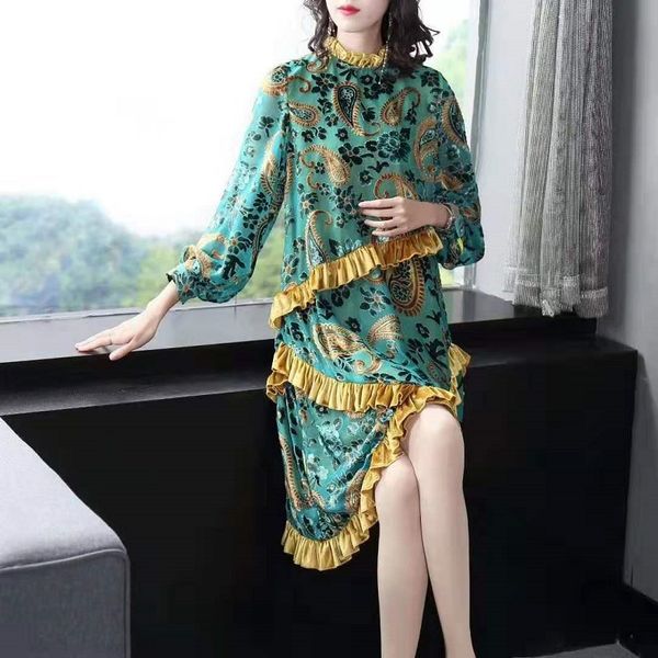 

capris veet 2021 spring style women ruffled collar elegant flower patterns long sleeve asymmetrical party vintage green, Black;gray
