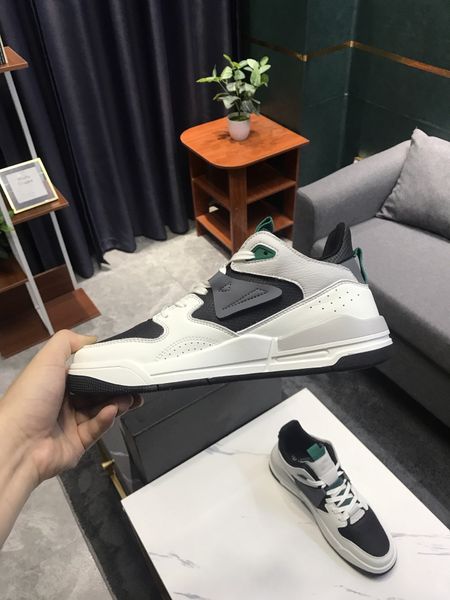 

2021 r canvas casual shoes skate off the wall mens womens black white checkered designer sneakers 1110 boots