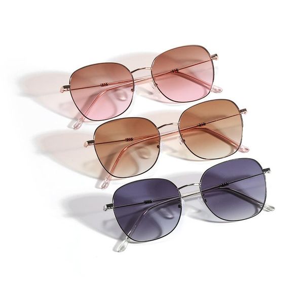 

the metal frame is same as sunglasses with color patches, White;black