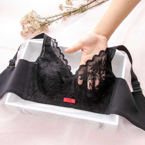 

the 3d facial mask cup has no steel rim, big bra, thin, sponge bra., Red;black
