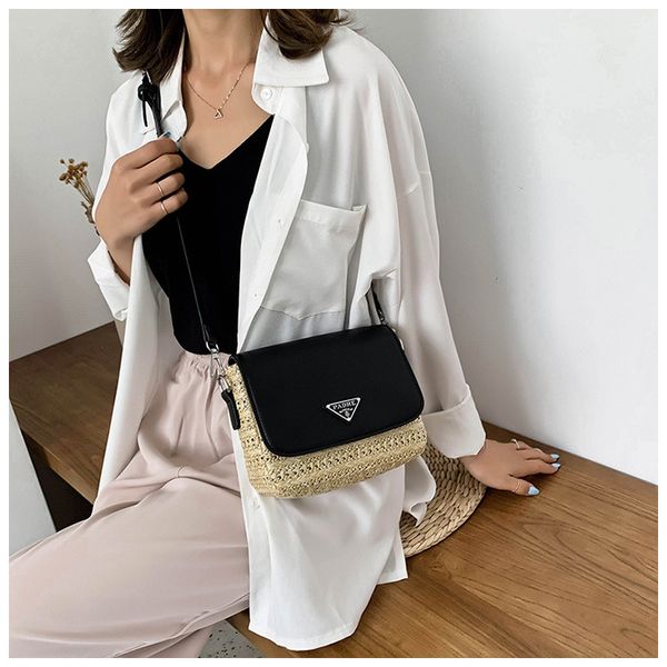 

2021 new autumn woven single shoulder messenger bag leisure versatile small square korean fashion women's bag