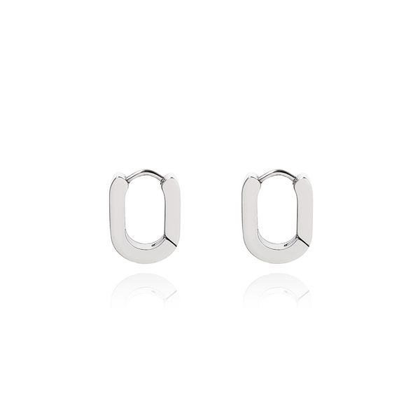 Il polsino dell'orecchio in acciaio al titanio non sbiadisce orecchini ad anello ovali piatti audaci in stile minimalista, strada della personalità maschile e femminile