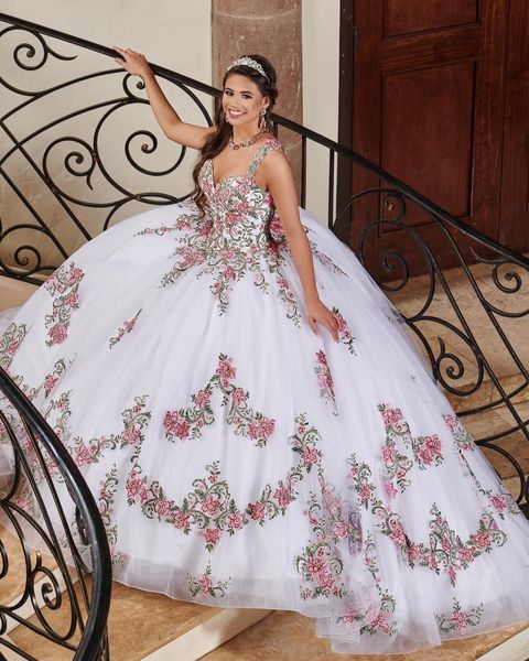 Encantador Branco Quinceanera Vestidos com Applique Backless Sweet 16 Vestido Tule Vestido de 15 Anos Bola Promovos