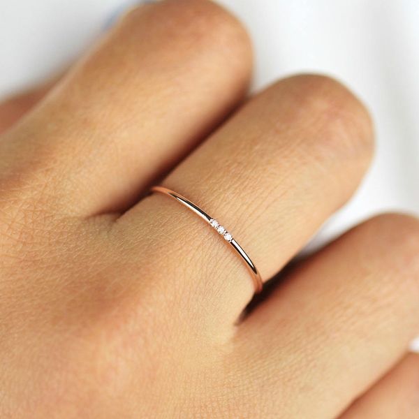 Minimalistischer Diamantring, 14-karätiges Gold-Diamantband, 1 mm runder, dünner Ring mit 1, 2 oder 3 Steinen, 0,95 mm Diamant, Ehering, Verlobungsring