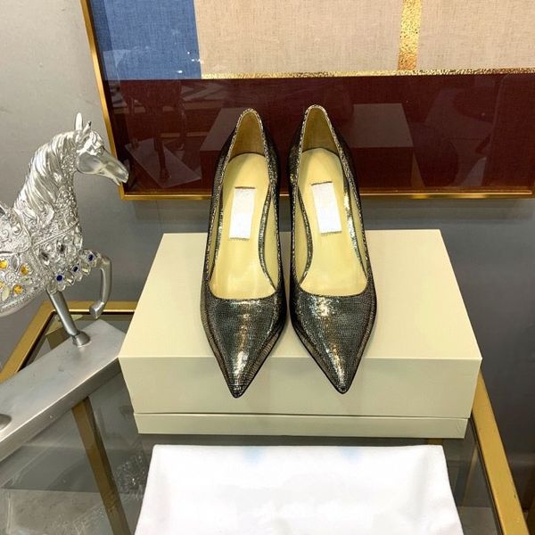 

Top Quality 2021 Women Shoes High Heels Sexy Pointed Toe Red Sole 8.5cm Pumps Wedding Dress Shoes Nude Black Shiny