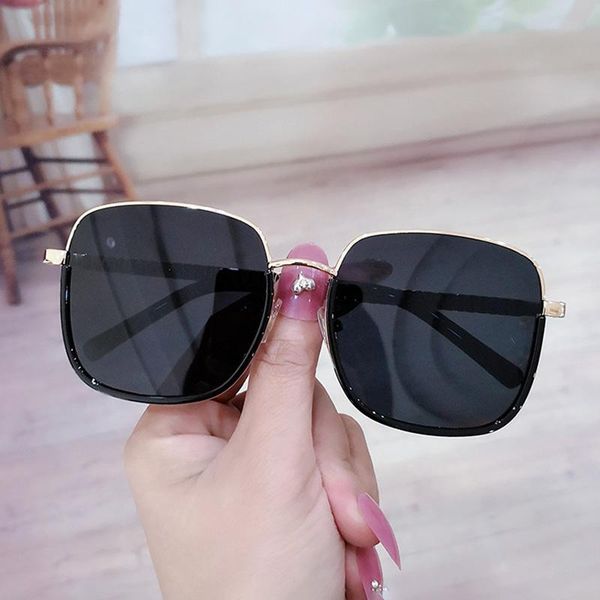 

outdoor eyewear women sunglasses vintage luxury designer metal big frame blue pink lenses square sun glasses trending tourism decorative