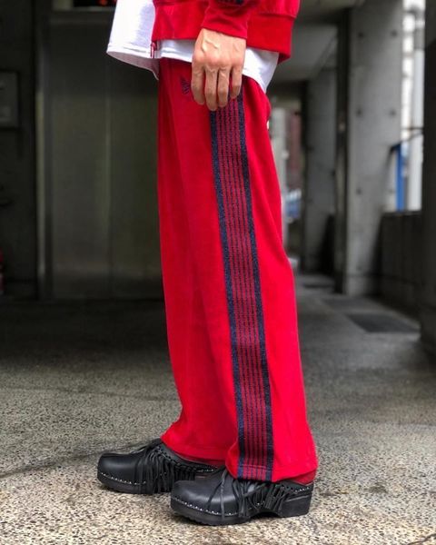 Pantaloni da uomo AWGE Needles Sportswear Anno limitato Felpa con ricamo farfalla rossa in velluto Nastri laterali da donna oversize