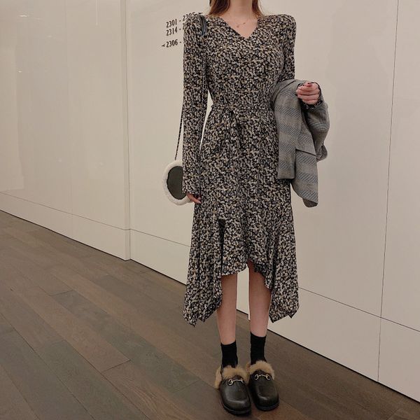 

2021 new women's silk flower french celebrity personality clothing, , jacket, irregular skirt, kpfc, Black;gray