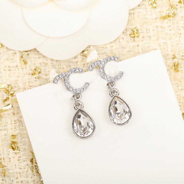 2021 Fashion style Orecchini pendenti di qualità di lusso con diamanti scintillanti per il regalo di gioielli da sposa da donna hanno il timbro della scatola PS3323A