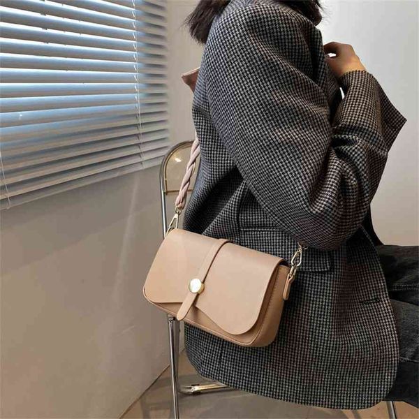 

women's new fashionable underarm shoulder bag in spring 2021