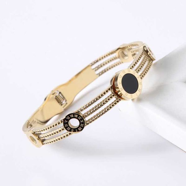 

roman numerals design stainless steel bangles & bracelets for women men vintage round black & hollow bangle jewelry q0719