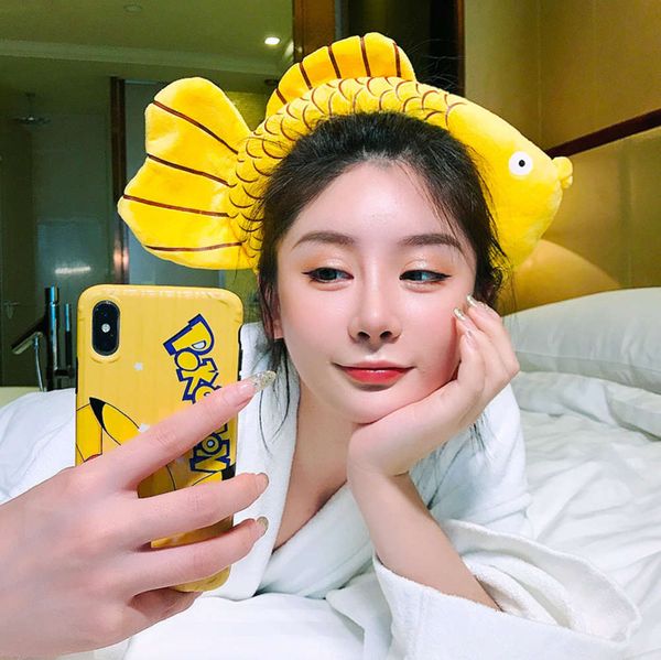 

creative funny carp hoop net red headdress lovely girl selfie wash face, Black;brown