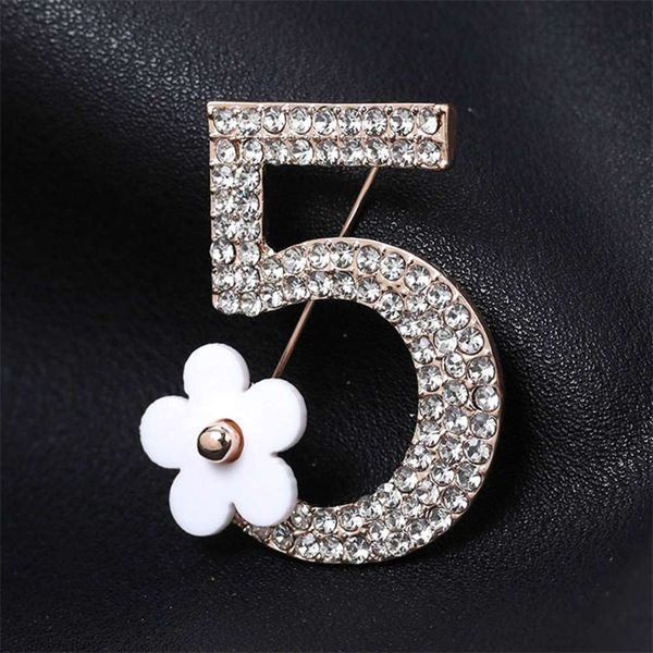 

5-word acrylic flower brooch, personalized creativity, women's breast floral water, zu clothing accessories, Gray