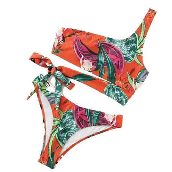 

2020 bikini split swimsuit women's polyester printing sexy, White;black
