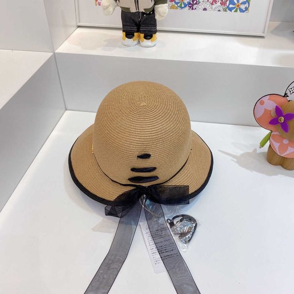 

small basin with grass planting, sun shading and sunscreen women's fork binding details net red straw hat, Yellow