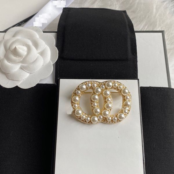 

luxury designer brooch retro ladies rhinestone letter suit pin fashion first high-quality accessories, Gray