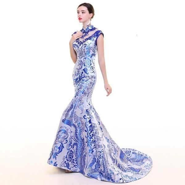 Roupas étnicas Bordado Cetim Cheongsam Vestido de Noiva Chinês Qipao China Noite Vestido Oriental Tradicional Banquete Partido Mulheres Longas