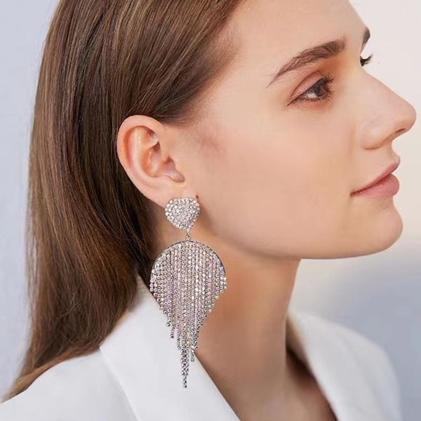 

super flash claw chain series alloy diamond rhinestone love long tassel earrings women's dinner, Golden