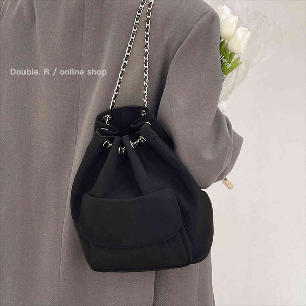 

women backpack casual chains strap solid color bucket bag female fashion drawsting waterproof larger capacity backpacks y1105