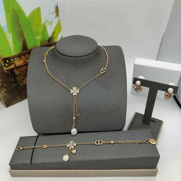 

special offer 75% off outlet online family fashion pearl letter clover necklace earrings for women, Black