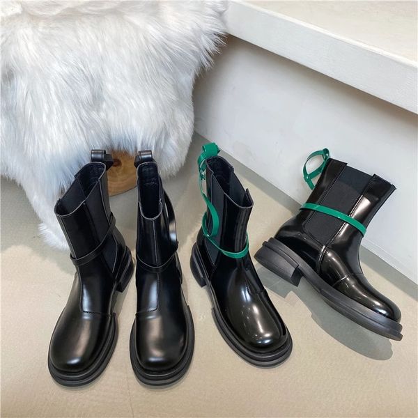 Primavera e Autumn Martin Boots Botões Britânicos British Soled Botas pretas curtas de sola grossa