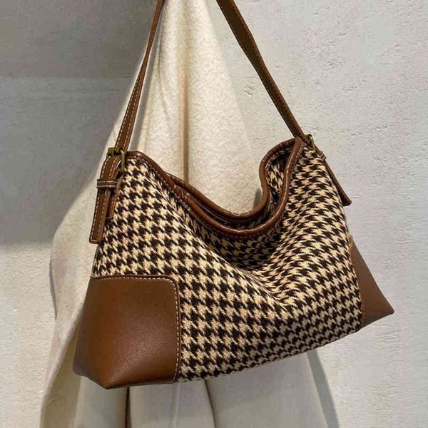 

2022 latest models handbag wholesale autumn and winter small high-capacity women's versatile one shoulder high-grade