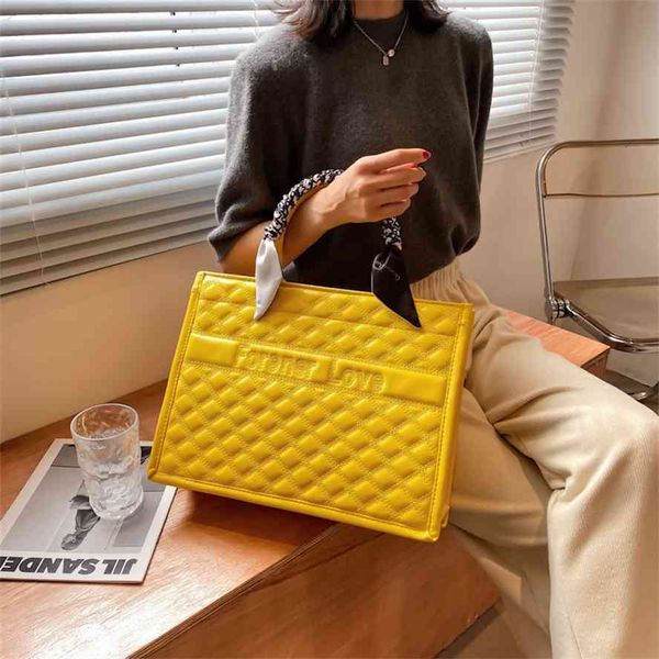 

silk scarf portable large capacity rhombic women's new 2021 net red french niche commuter high-level sensory tote bag