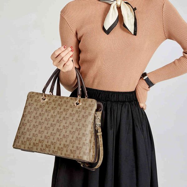 

hbp fashion 2021 new women's bag net red one shoulder messenger bag classic printing hand versatile simple briefcase 1th