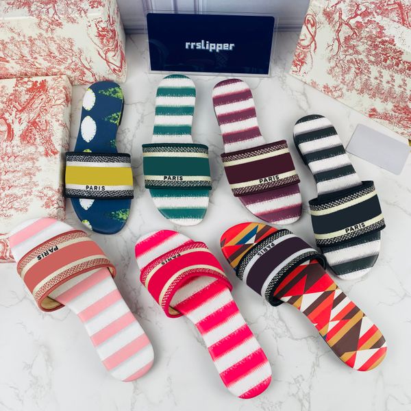 

2022 famous designer women slippers designer embroidery sandals ladies brand summer flat slides outdoor beach woman slipper colour letters s, Black