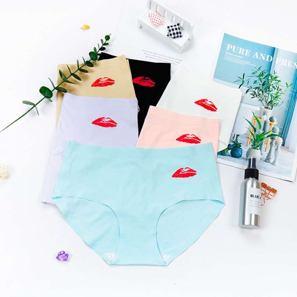 

traceless lips printed girls' medium waist ice silk thin large briefs, Black;pink